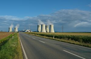 تقارير: المحكمة التشيكية تقرر تعليق توقيع صفقة محطة طاقة نووية مع كوريا الجنوبية مؤقتا