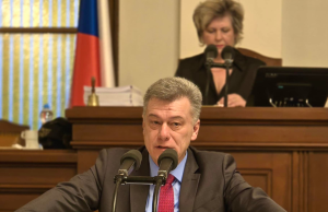 وزير العدل يستقيل بسبب البيتكوين